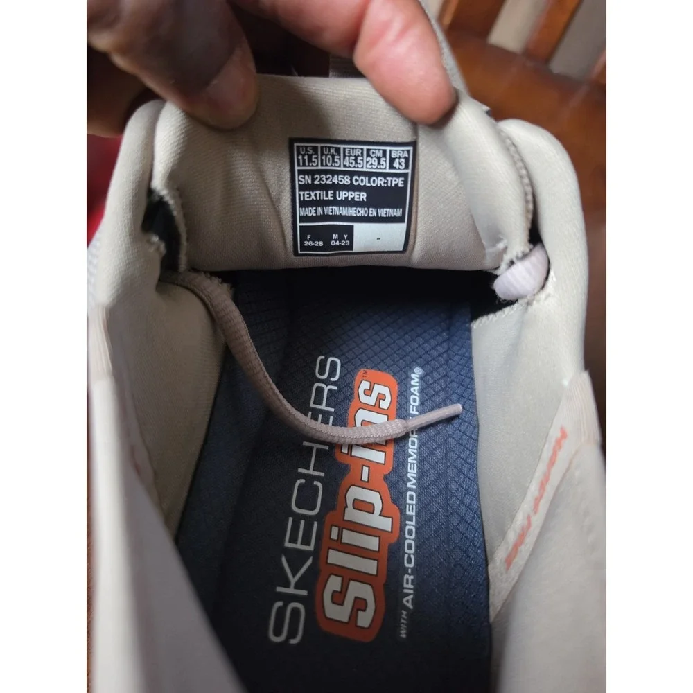 Mens Skechers Slip On, Size 11.5